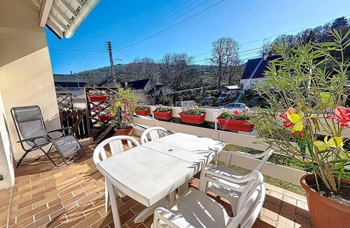 Dives-sur-Mer Apartment | Comfortable apartment near Port Guillaume for 4 with pets allowed
