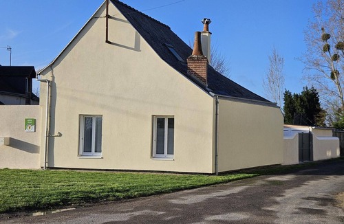 Limeray Cottage | Comfortable Cottage in Limeray with Garden and BBQ
