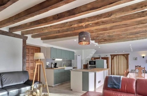 Melle House | Comfortable group gite ideally located in Brittany. Pets welcome