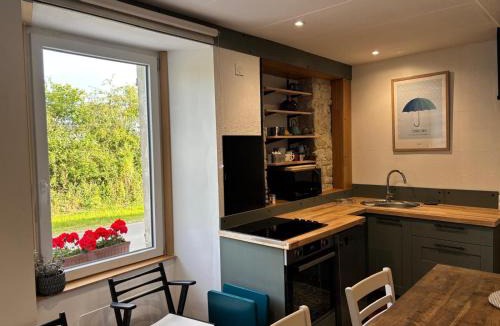 Saint-Come-du-Mont House | Comfortable house for 4 guests in Saint-Côme-du-Mont