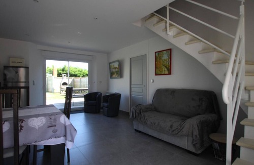 Le Mesnil Cottage | Comfortable house with private garden in Cotentin