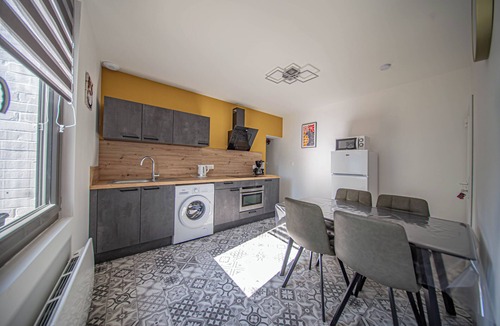 Vignot House | Comfortable single-storey house with garage and land