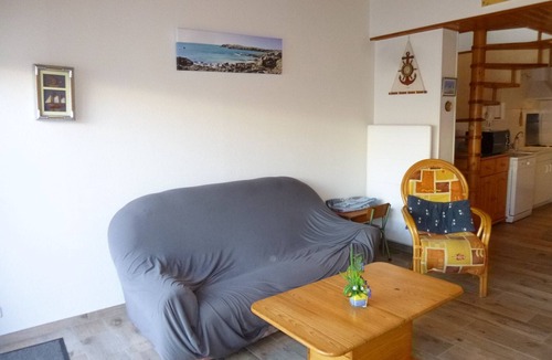 Fromentine House | Comfortable Villa Steps from Beach, Forest & Shops – Sleeps 5