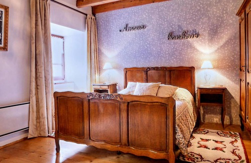 Montaigu-les-Bois House | Confortable home, great for visiting Normandy
