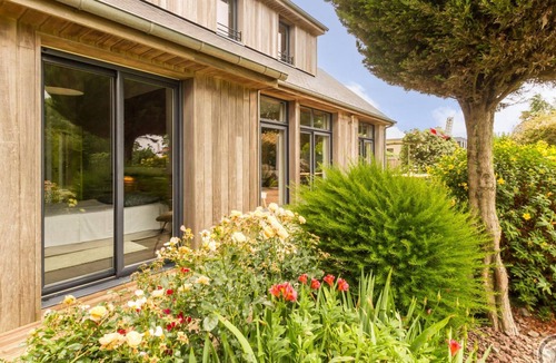 Dragey-Ronthon Cottage | Contemporary villa sea view - guests