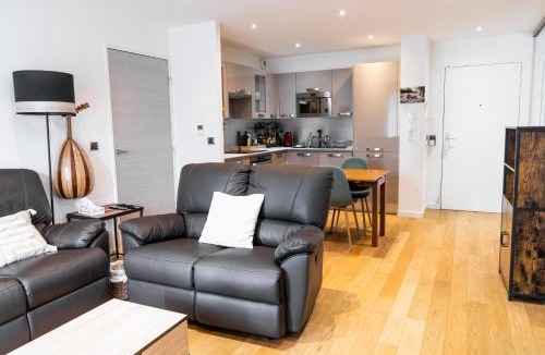 Noisy-le-Grand Apartment | Convenient 2BR Apt near subway