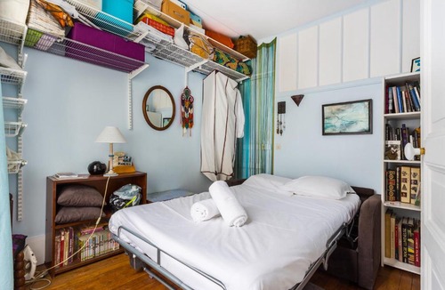 Belleville Apartment | Cool flat for 3 near Buttes-Chaumont