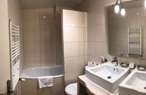 Strasbourg -Saint-Denis Hotel | Cosmotel Hotel