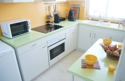 Sainte-Therese-Demi-Lune Apartment | Cosy bright studio Caen station near center