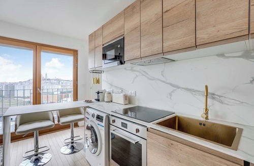 Quartier de la Goutte-d'Or Apartment | Cosy Flat - 1bdr/4p - View on the Sacre-coeur