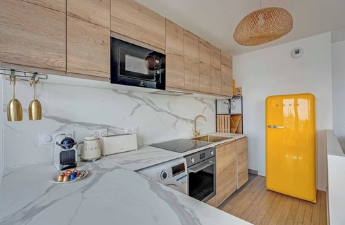 Quartier de la Goutte-d'Or Apartment | Cosy Flat - 1bdr/4p - View on the Sacre-coeur