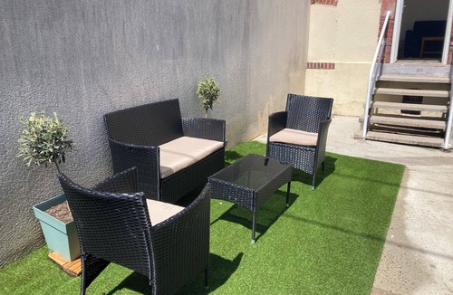 Port Guillaume House | Cosy house - walking distance to beach and market