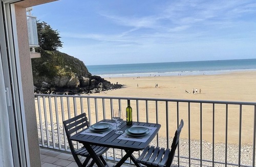 Pleherel-Plage-Vieux-Bourg Apartment | Cosy studio - Les pieds dans l'eau - 3*
