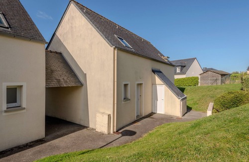 Saint-Nic House | Cottage for 6 pers in a residence with pool