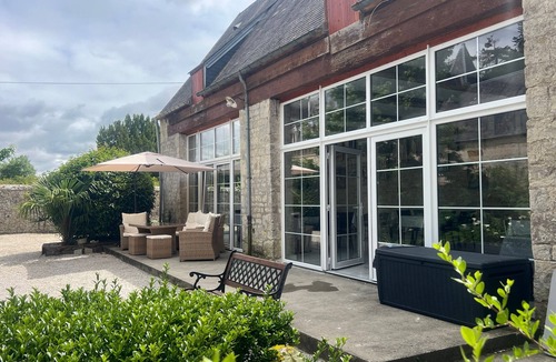 Saint-Come-du-Mont Villa | Cottage 'Gite 5' with Shared Terrace and Shared Garden