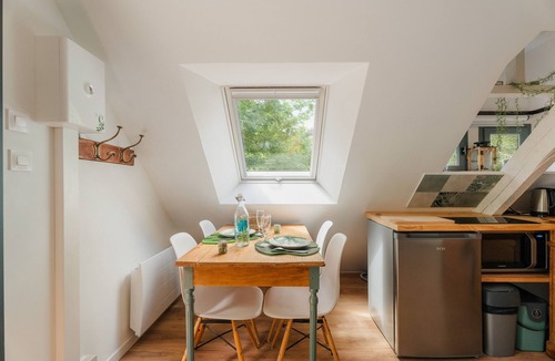 Sables-d'Or-les-Pins Apartment | Cottage 'Gite Nichoir 2ad Et 2 Enf' with Private Terrace, Shared Garden and Wi-Fi