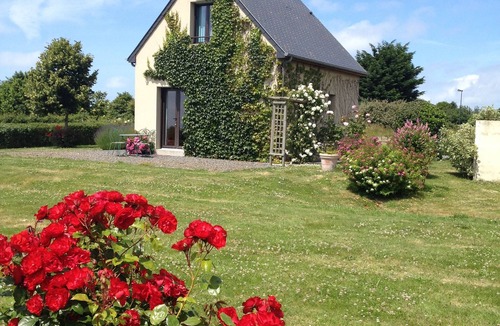 Dragey-Ronthon Cottage | Cottage with views of Mont Saint Michel 1km from the beach