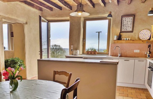 Pre-en-Pail Cottage | Country cottage, pets allowed - 13 guests