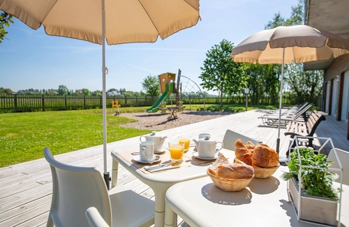 Roz-sur-Couesnon Apartment | Couple Stay Near Mont-Saint-Michel
