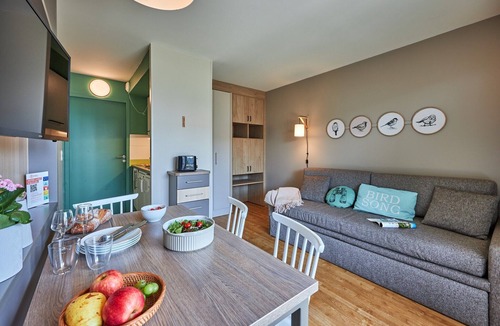 Courseulles-sur-Mer Apartment | Courseulles Coastal Apartment for 4
