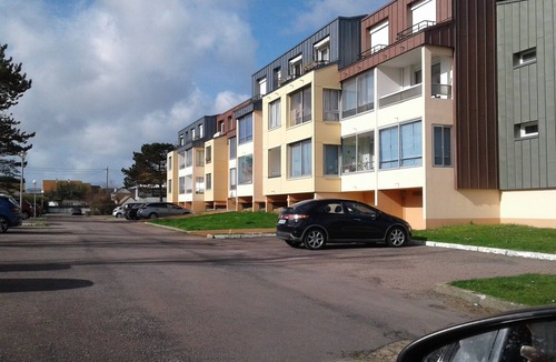 Courseulles-sur-Mer Apartment | COURSEULLES 150 Meters FROM THE SEA NEAR PORT AND SHOPS