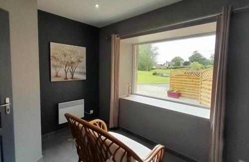 Saint-Germain-de-Varreville Cottage | Cozy cottage near D-Day Beaches