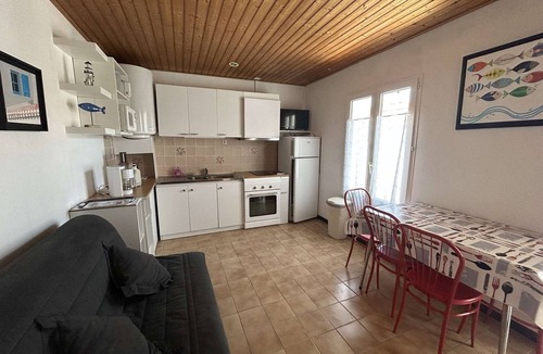 La Gueriniere House | Cozy 1BR Beach House with Terrace, 300m from Sea - La Guérinière