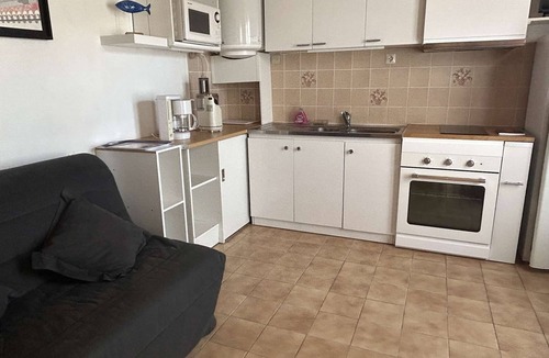 La Gueriniere House | Cozy 1BR Beach House with Terrace, 300m from Sea - La Guérinière