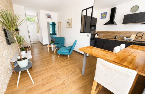 L'Aber Vrac'h Apartment | Cozy apartment with a spacious terrace, close to Aber Wrac'h beach and marina.