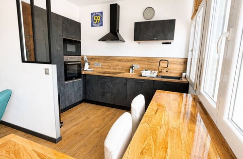 L'Aber Vrac'h Apartment | Cozy apartment with a spacious terrace, close to Aber Wrac'h beach and marina.