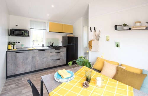 Benodet Ski Chalet | Cozy chalet for 3 with terrace in Bénodet