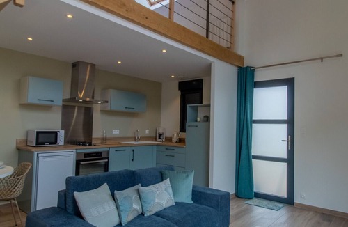 Saint-Mathurin-sur-Loire Cottage | Cozy gîte with parking, near Loire - 2 guests