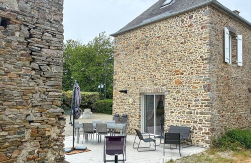 Saint-Germain-sur-Ay House | Cozy home in Saint Germain sur Ay with WiFi
