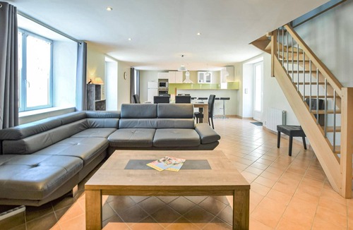 Creances House | Cozy home in Créances with WiFi
