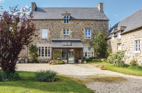 Plancoet House | Cozy home in Plancoet with WiFi