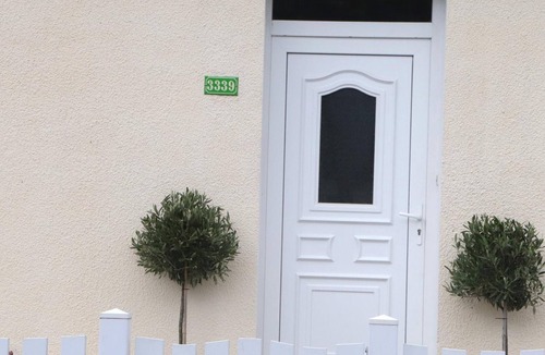 Haleine Cottage | Cozy Normandy House with Garden and WiFi