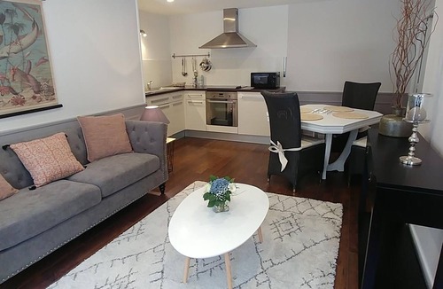 Portbail Apartment | Cozy seaside apartment with WiFi at Portbail