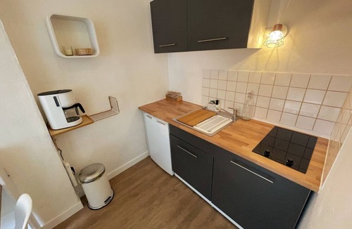 Saint-Nicolas Apartment | Cozy studio in an ideal location with private access