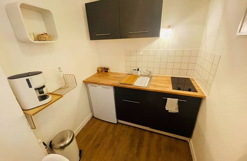 Saint-Nicolas Apartment | Cozy studio in an ideal location with private access