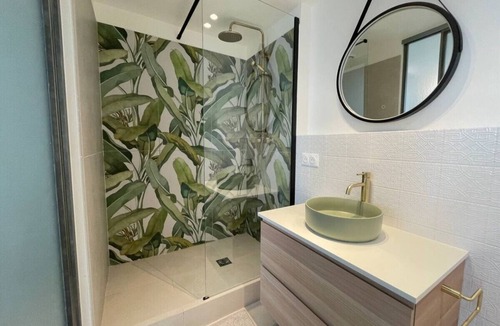 Quartier de Rochechouart Apartment | CozyStudioParis-Montmartre-Opera