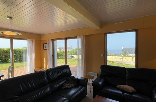 Plomodiern House | D6054-Holiday home in Plomodiern with quiet garden and sea view!