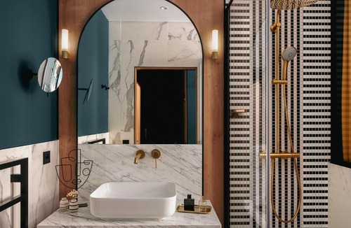 Les Halles Hotel | Dandy Hotel