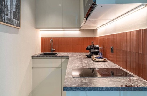 Notre-Dame-des-Champs Apartment | De Montescal - Hot Tub A/C Wonder