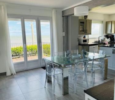 Courseulles-sur-Mer Villa | Demeure rénovée front de mer