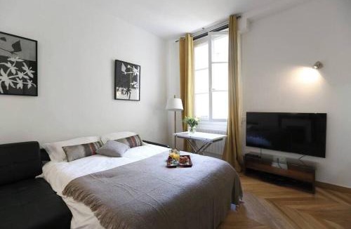Saint-Gervais Apartment | Designer Flat, Steps from Place des Vosges, Le Marais