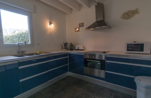 Le Palais House | Detached house with garden, quiet, pets allowed
