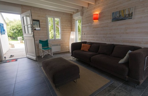 Le Palais House | Detached house with garden, quiet, pets allowed