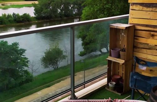 La Madeleine Apartment | Dinner overlooking the Loire