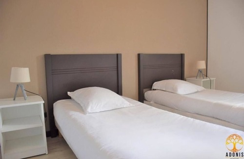 Grandcamp-Maisy Hotel | Discover the Landing Beaches! Unit with Kitchenette! Onsite Parking, Pool!