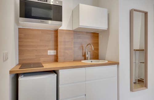 Pere Lachaise Hotel | Double-bed apartment in apart'hotel Le Bellevue